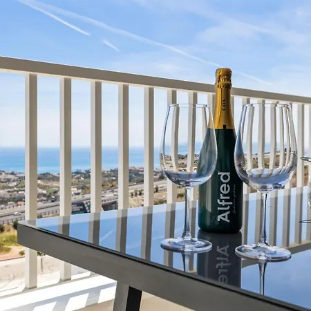 아파트 Vivi Homes - Santangelo Pool, Terrace & Sea View 베날마데나코스타