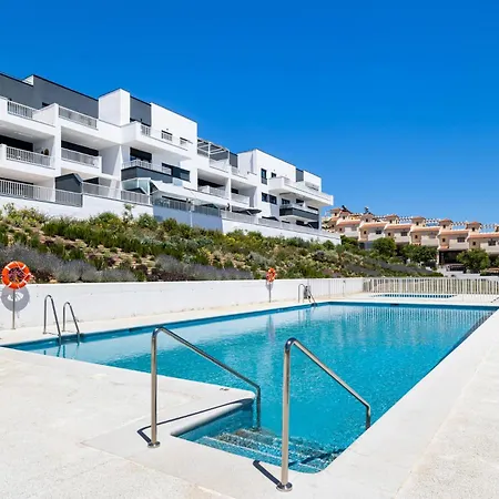 Vivi Homes - Santangelo Pool, Terrace & Sea View 베날마데나코스타